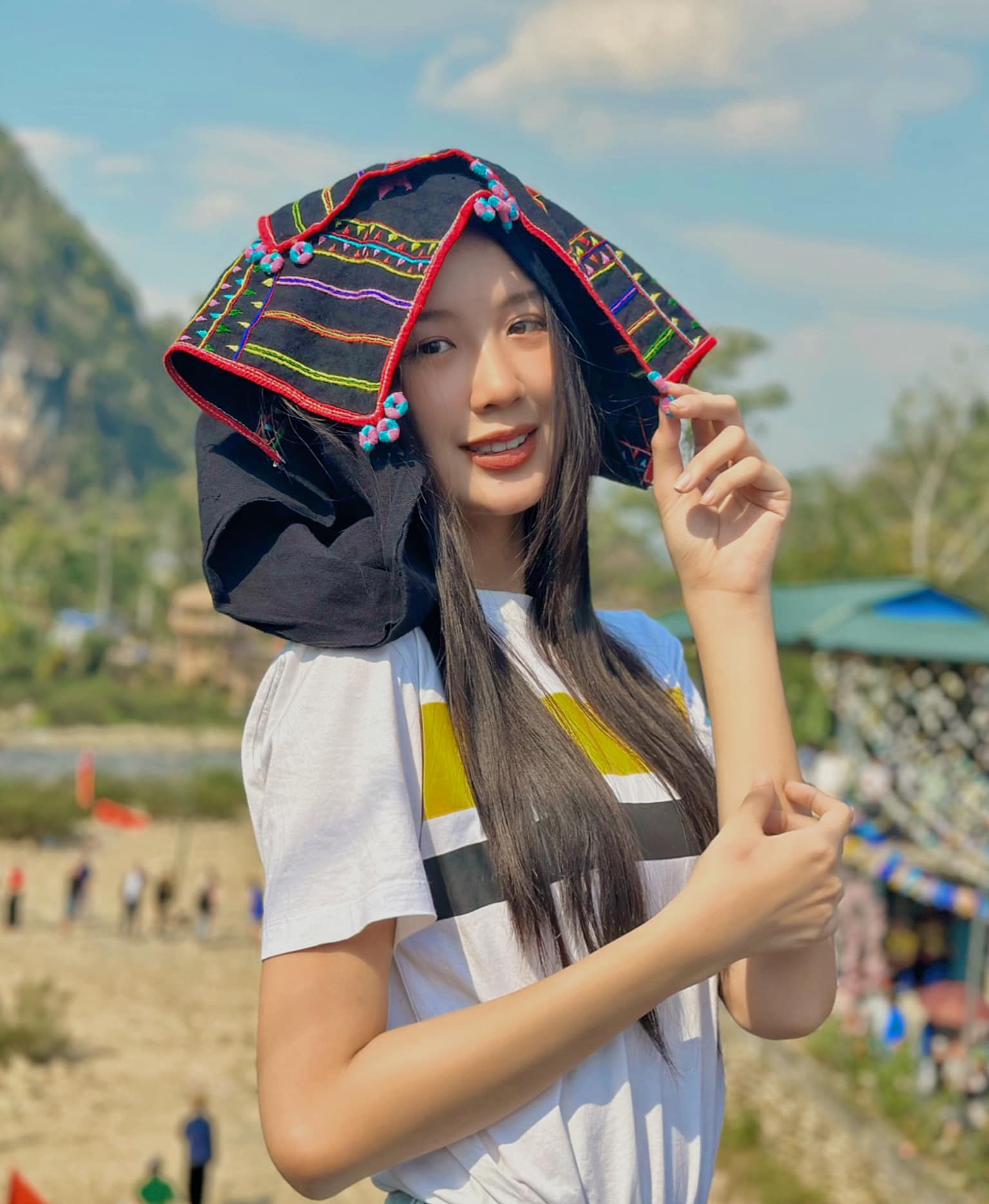Xuất hiện &#34;cô em Ê Đê&#34; nhan sắc tiên tử, cao 1m86 lấn át vẻ đẹp của &#34;viên ngọc trai đen&#34; H&#39;Hen Niê - 6