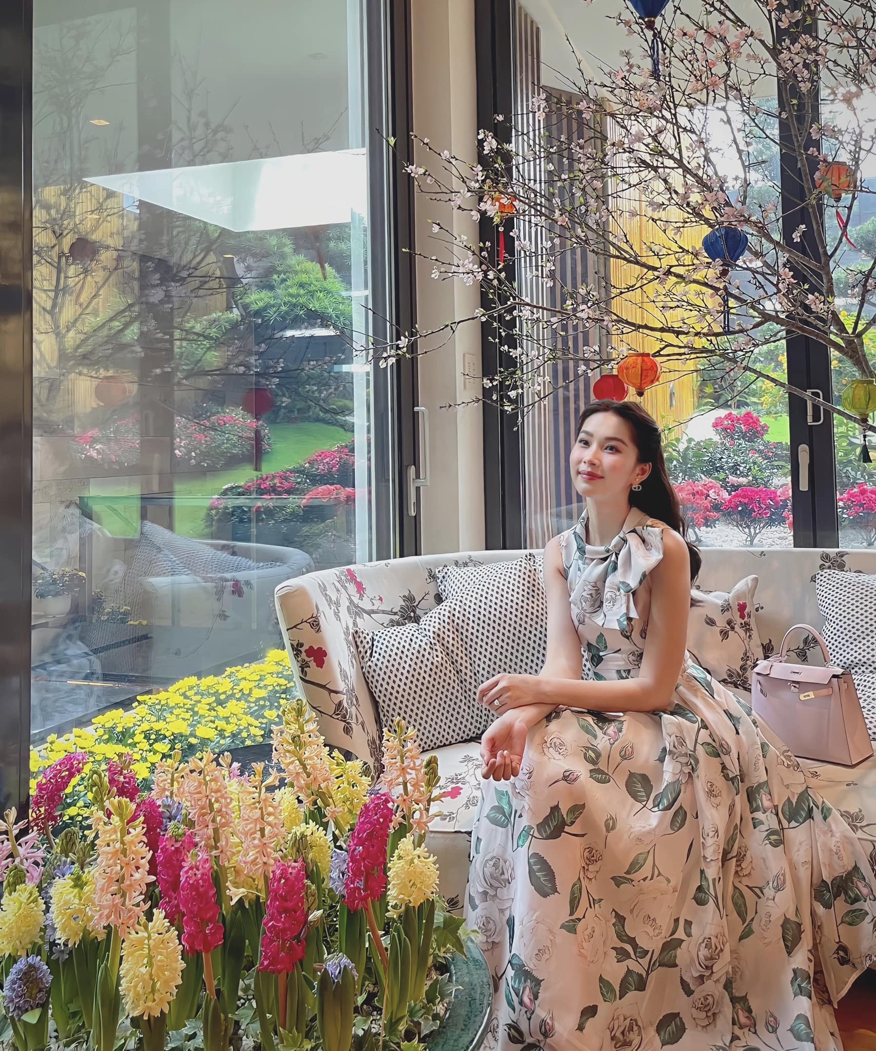 Hè sắp đến, Đặng Thu Thảo vội khoe tóc mới, hội phụ huynh U40 muốn đẹp như dâu hào môn không khó - 9