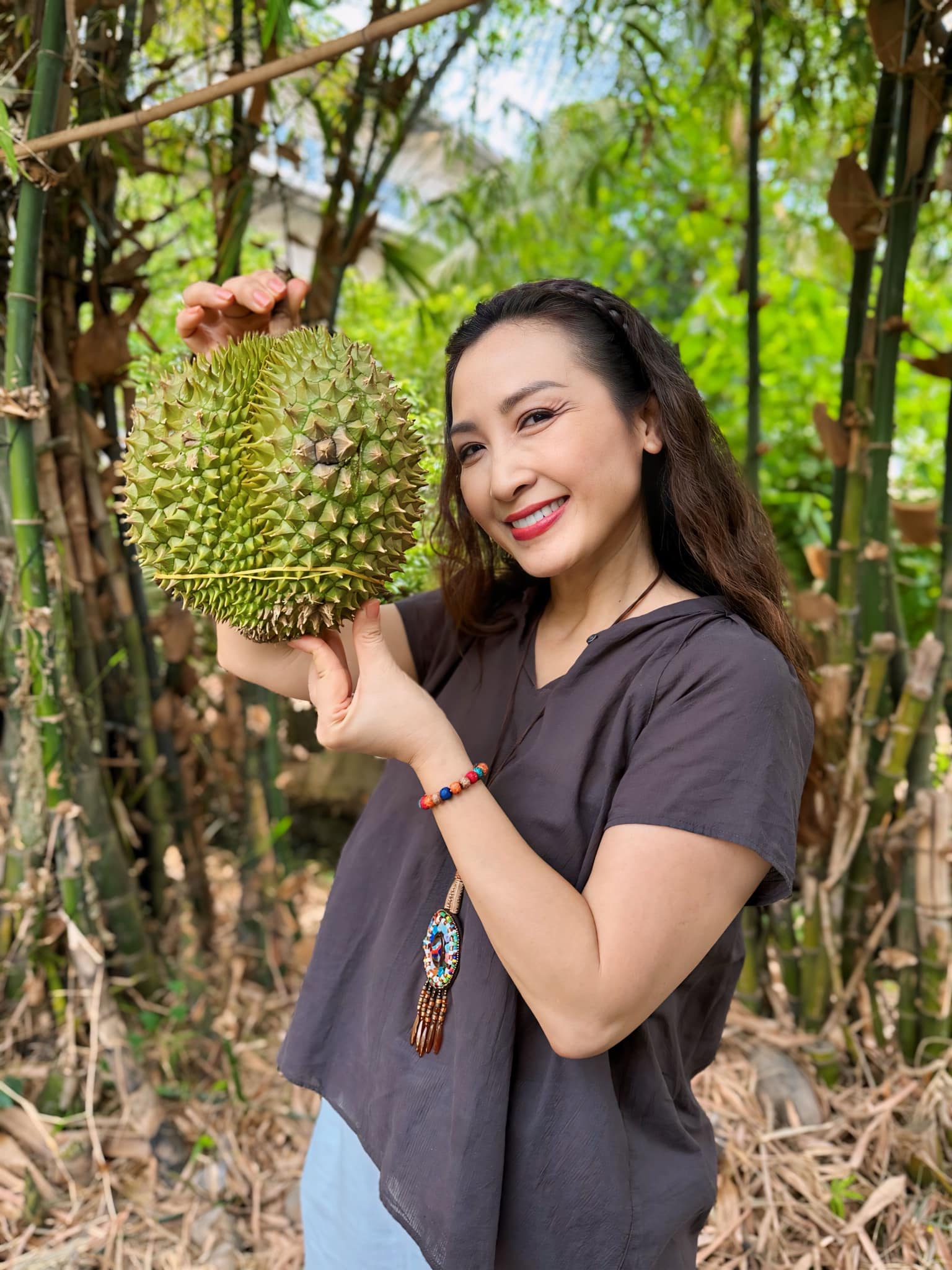 &#34;Mỹ nhân màn ảnh miền Bắc&#34; Khánh Huyền U55 vẫn xinh đẹp, da dẻ láng mịn nhờ bí quyết làm đẹp 0 đồng - 13