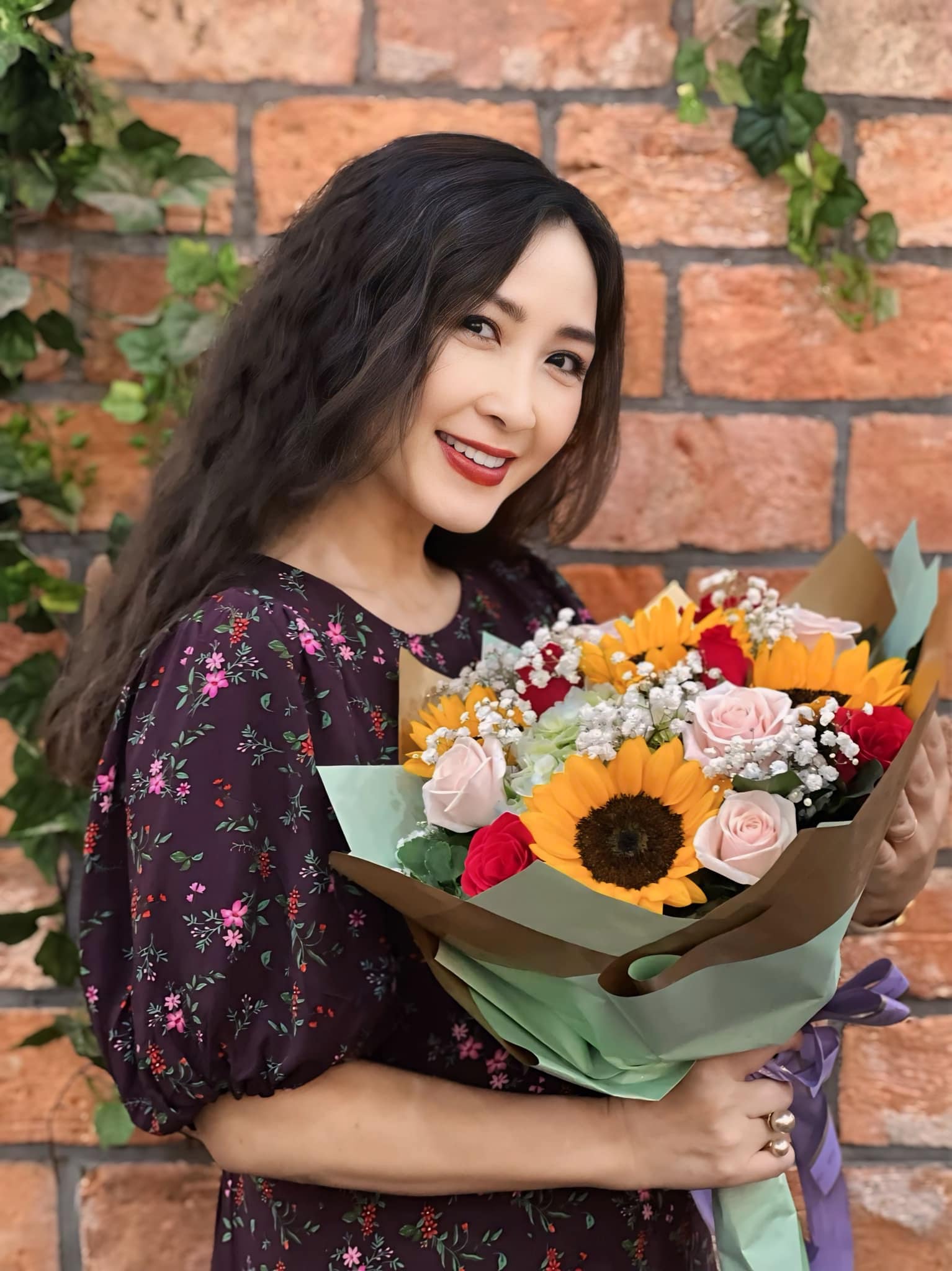 &#34;Mỹ nhân màn ảnh miền Bắc&#34; Khánh Huyền U55 vẫn xinh đẹp, da dẻ láng mịn nhờ bí quyết làm đẹp 0 đồng - 12