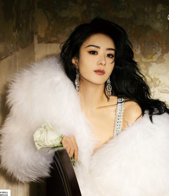 Triệu Lệ Dĩnh diện váy trăm triệu đi sự kiện nhưng hiếm khi làm móng, biết lý do nhiều người &#34;vỡ òa&#34; - 8