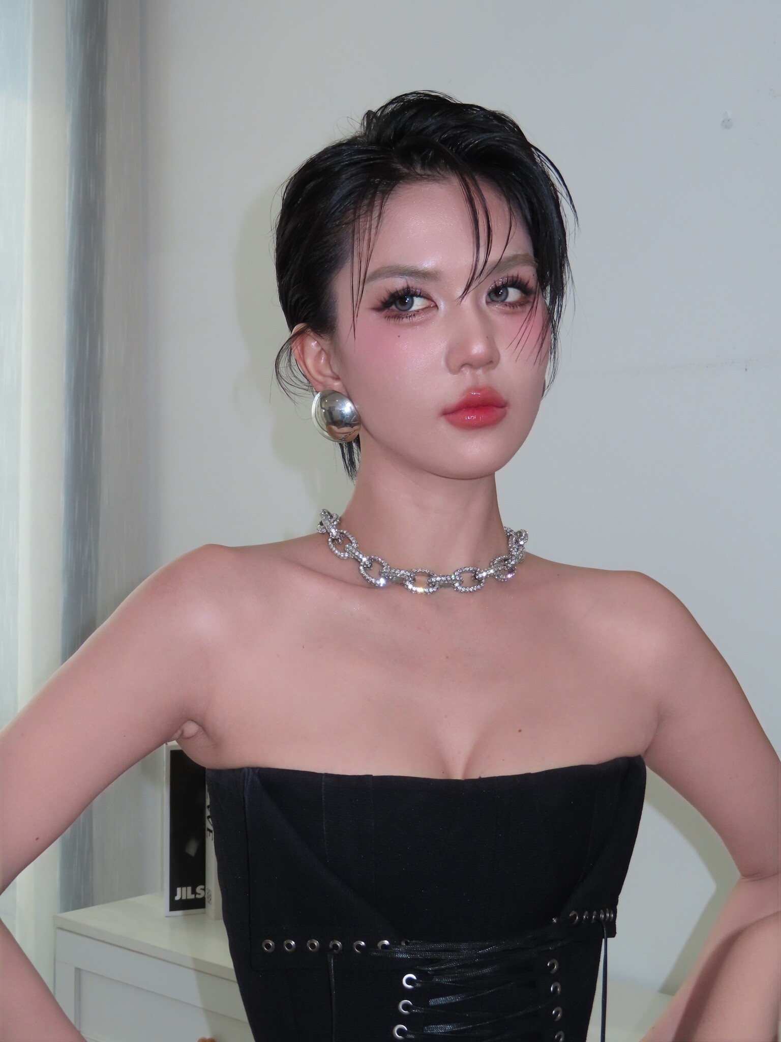 Ngọc Trinh đổi kiểu tóc mới "cháy phố" đón Tết nhưng vẫn gặp khuyết điểm, chị em lưu ý để tránh mắc lỗi - 5