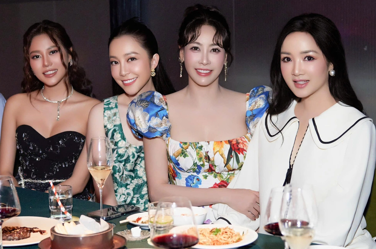 Em gái "sinh đôi" của "hoa hậu giàu nhất Việt Nam": Giàu "nứt vách" không kém chị, được mệnh danh là chim công - 3