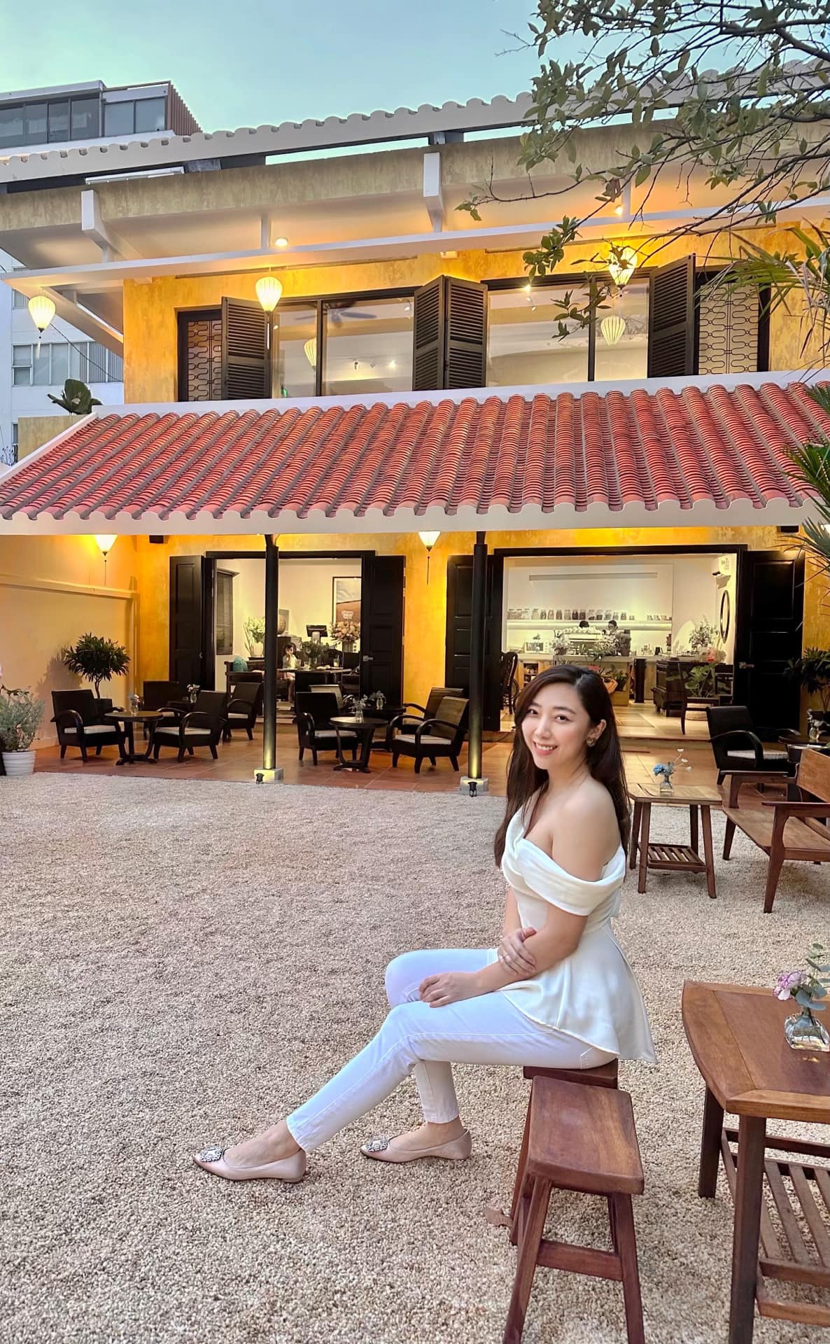 Nhan sắc 2 em gái Trấn Thành: Người "giàu nhất nhà" sống giản dị, em út ngày càng "Hàn hóa" giống chị dâu - 12