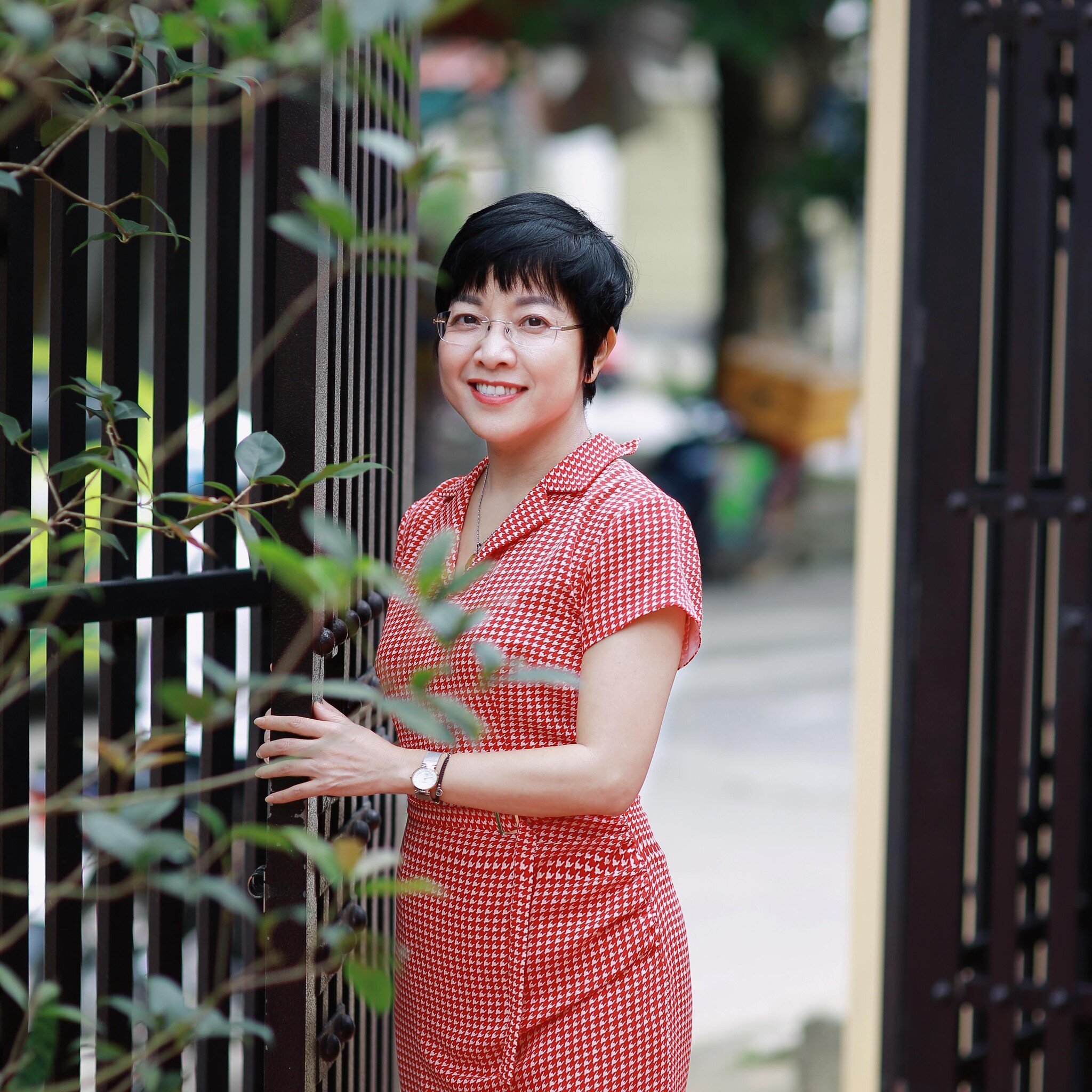 Nữ MC duy nhất của "Táo Quân": Từng là ca sĩ, 18 tuổi xinh tươi như hoa, nay U60 vẫn rạng rỡ - 11