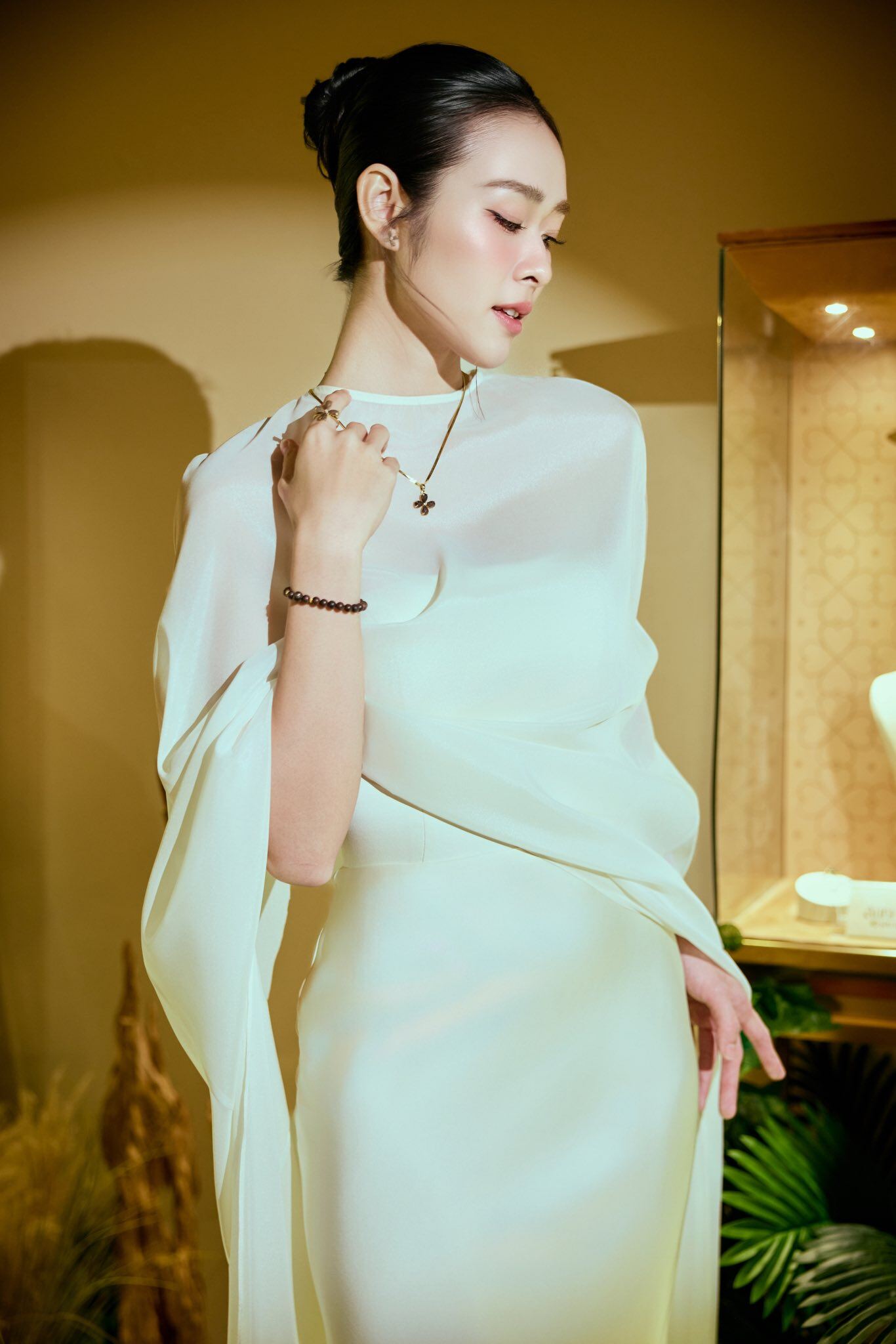 Việt Nam có một mỹ nhân đẹp đến mức "không ai dám đứng cạnh", lấy chồng năm 19 tuổi nay ở nhà phố 100m2 - 6