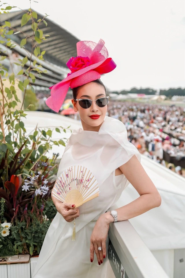 Em gái "sinh đôi" của "hoa hậu giàu nhất Việt Nam": Giàu "nứt vách" không kém chị, được mệnh danh là chim công - 10