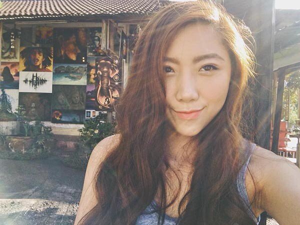 Nhan sắc 2 em gái Trấn Thành: Người "giàu nhất nhà" sống giản dị, em út ngày càng "Hàn hóa" giống chị dâu - 5