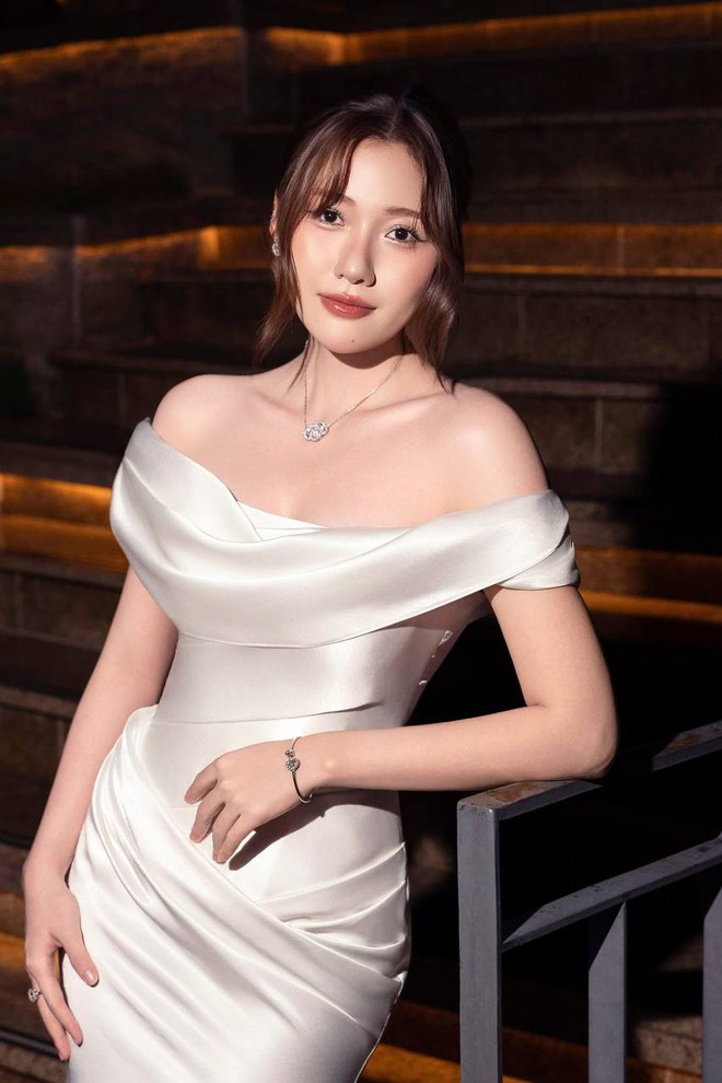 Nhan sắc 2 em gái Trấn Thành: Người "giàu nhất nhà" sống giản dị, em út ngày càng "Hàn hóa" giống chị dâu - 25