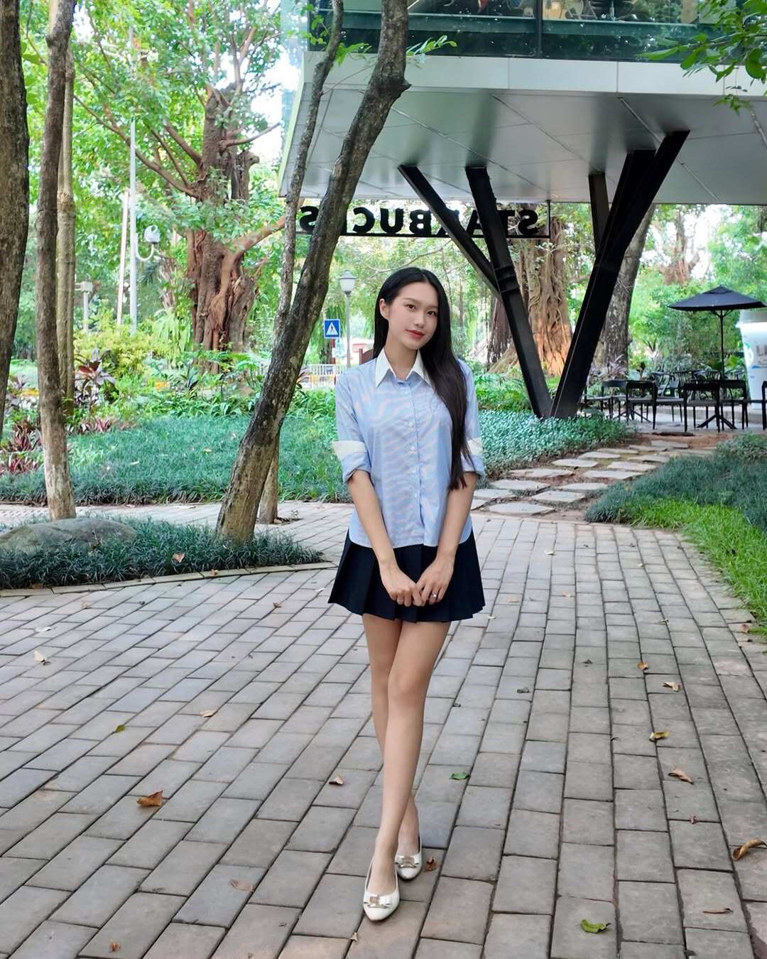 4 mỹ nhân Việt sở hữu "cặp kiếm Nhật" đẹp nõn nà: Hồ Ngọc Hà trắng không tì vết, cái tên cuối mới bất ngờ - 18