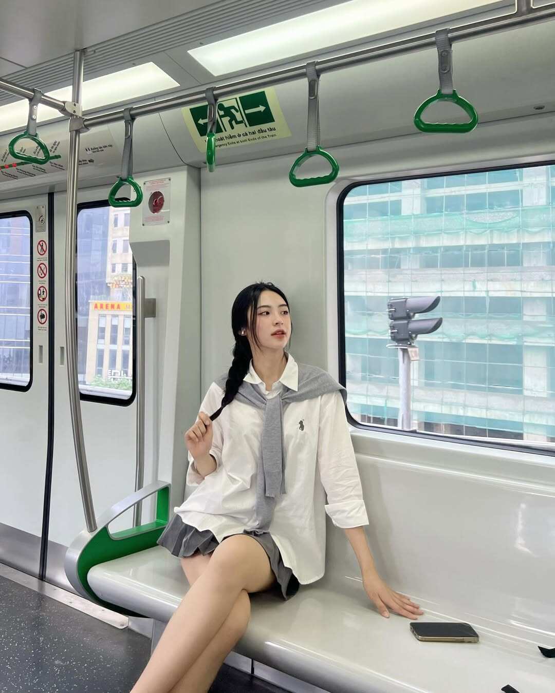 Cô gái cao 1m74 từng bán bánh mì mưu sinh giờ là Á hậu Việt Nam, ảnh mặt mộc "gây sốt" - 5