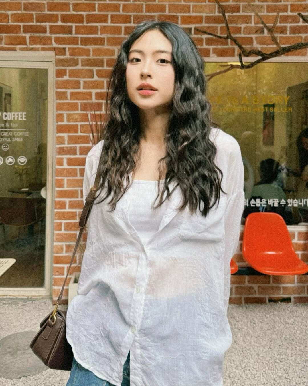 Cô gái cao 1m74 từng bán bánh mì mưu sinh giờ là Á hậu Việt Nam, ảnh mặt mộc "gây sốt" - 6