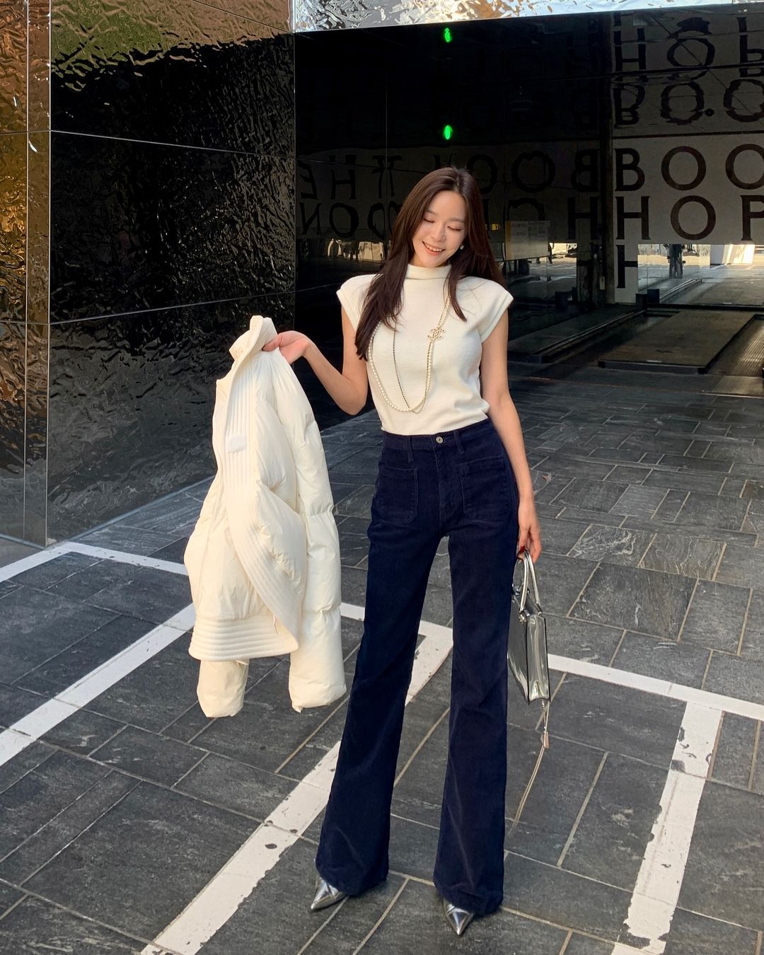 Năm 2026 chị em thích mặc tối giản nhưng vẫn muốn "sang ngầm", đây chính 5 món thời trang nhất định phải có - 6