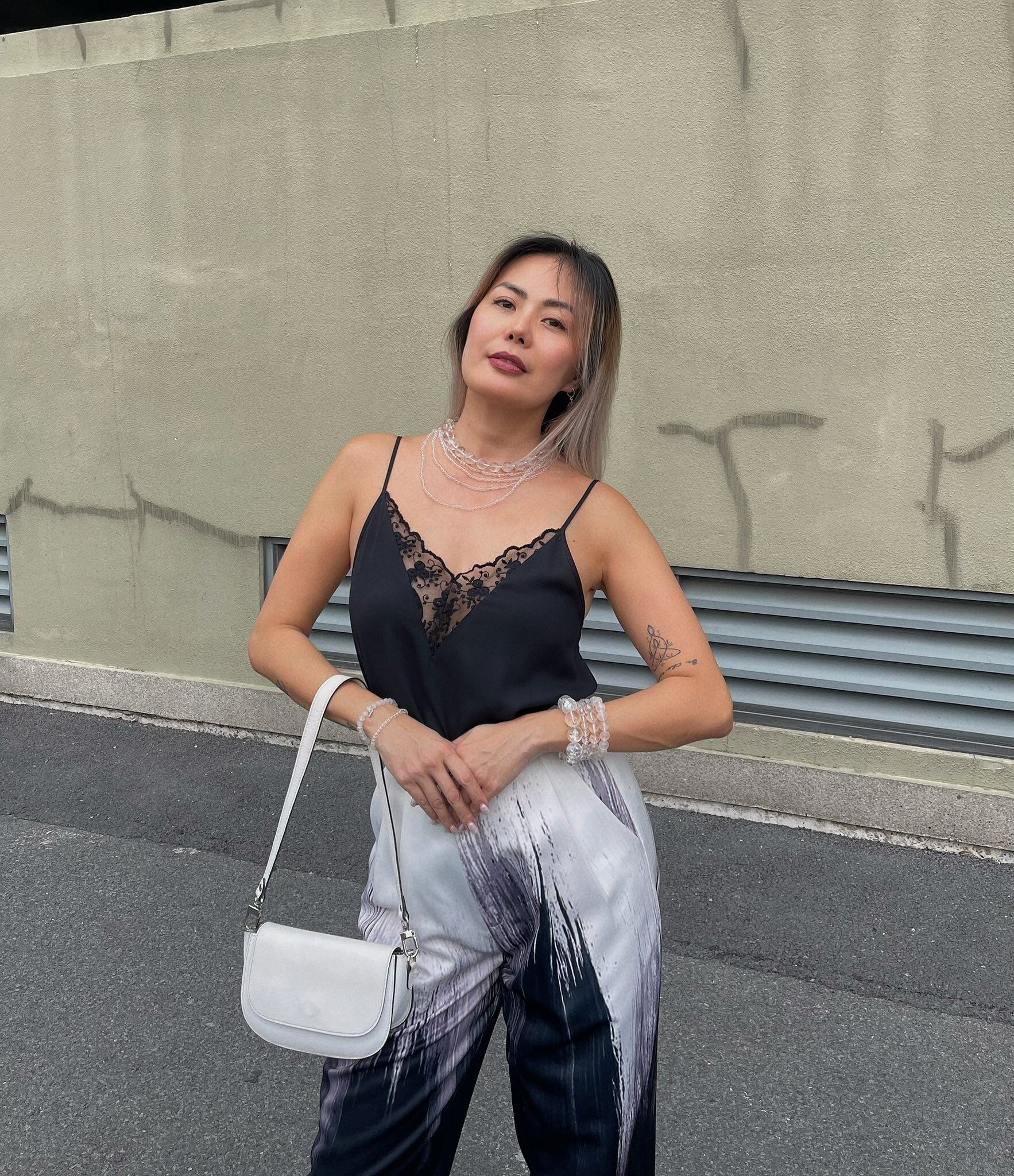 "Chị gái" ít ai biết của Tăng Thanh Hà thi hoa hậu lọt Top 10, 45 tuổi ăn diện nóng bỏng hơn em - 10