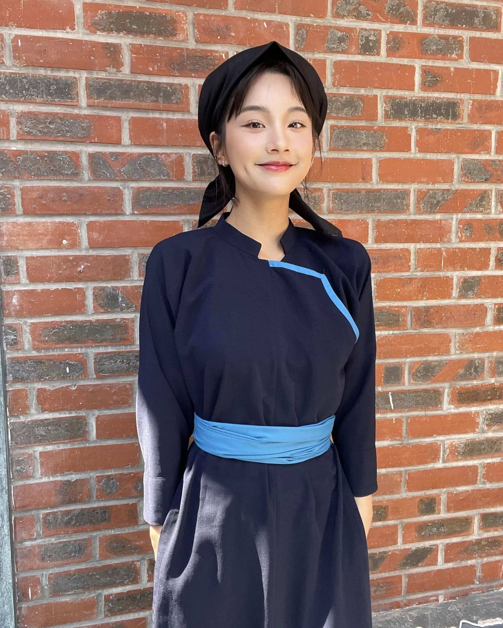 Hot girl người Tày cao chưa tới 1m60 là "con dâu" nghệ sĩ Vân Dung, nhan sắc đời thường khiến dân tình ngỡ ngàng - 2