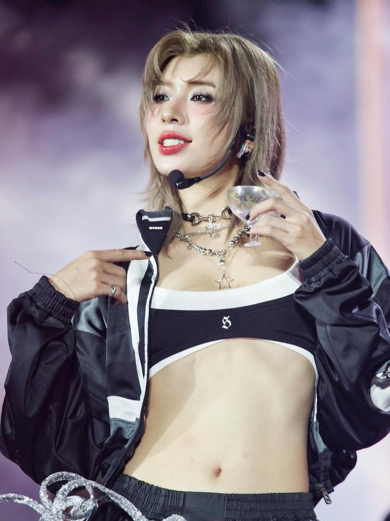 Đã tìm ra mỹ nhân Việt để tóc ngắn "đỉnh chóp", nhuộm bạch kim hay đỏ đều đẹp "bất bại - 8