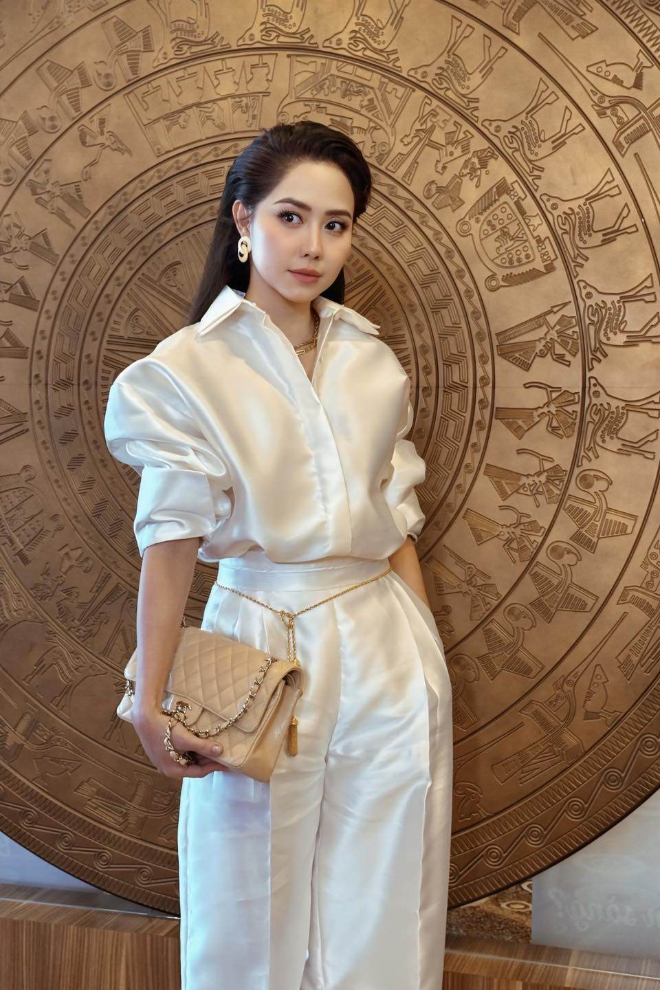 Mỹ nhân Việt "trẻ mãi không già" từng suy sụp vì thẩm mỹ hỏng, U40 chuộng gợi cảm khoe body đẹp khó rời mắt - 8