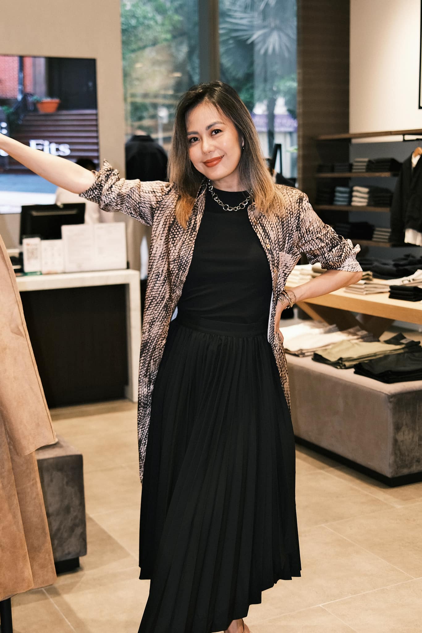 "Chị gái" ít ai biết của Tăng Thanh Hà thi hoa hậu lọt Top 10, 45 tuổi ăn diện nóng bỏng hơn em - 6