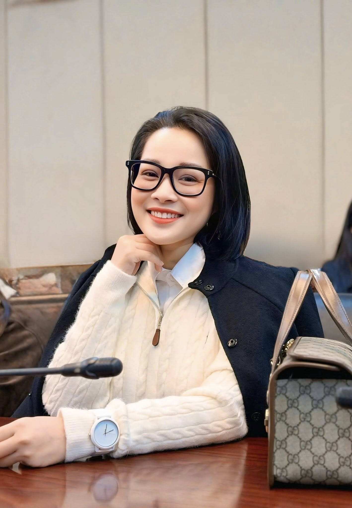 Mỹ nhân đóng nữ chính Nhật ký Vàng Anh nay là Đại úy công an xinh đẹp, nhan sắc U45 khiến nhiều người ngỡ ngàng - 8