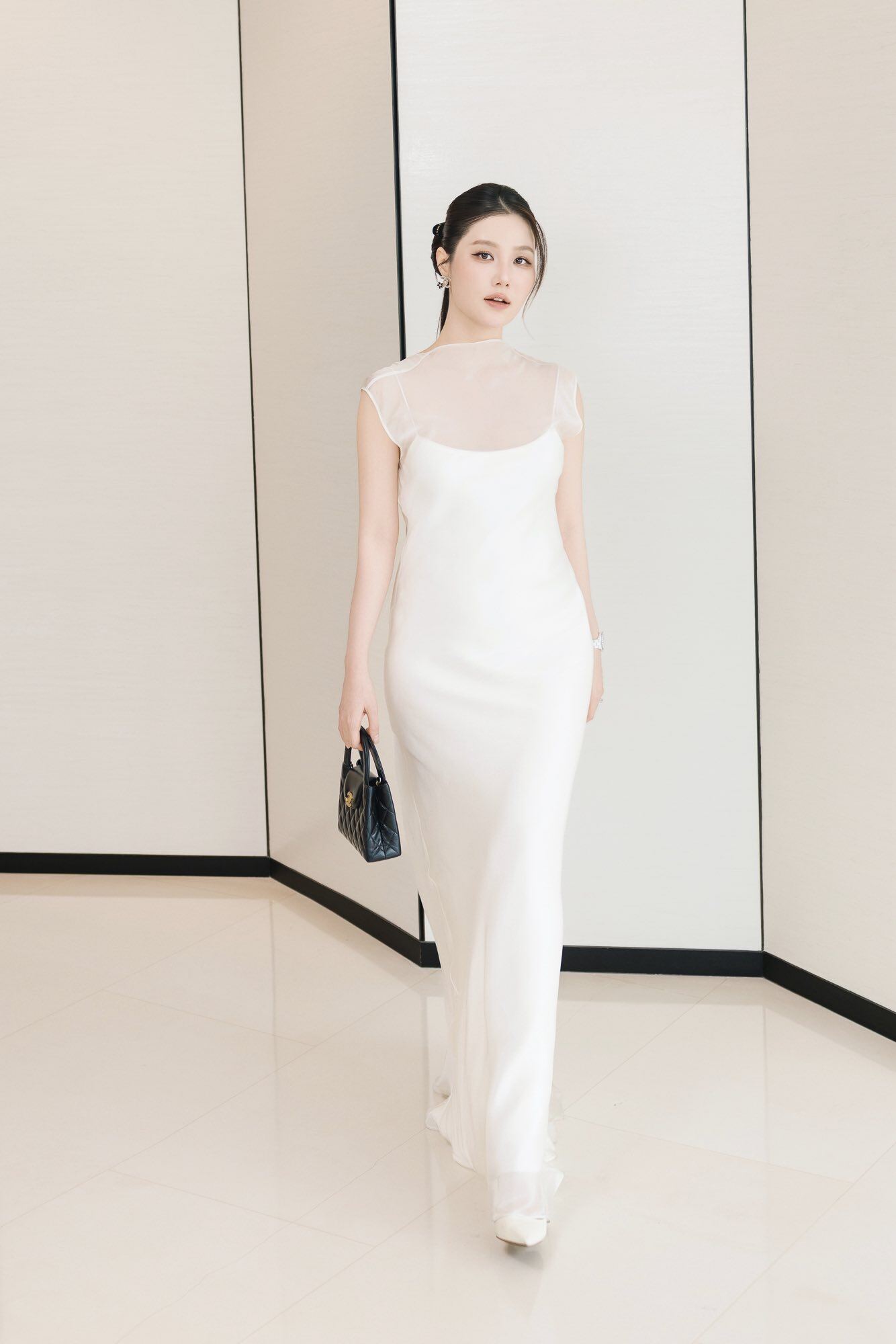 Hot girl có gương mặt đẹp nhất U40 "trẻ mãi không già", sau sinh nở chăm mặc táo bạo khoe 3 vòng "nét căng" - 5