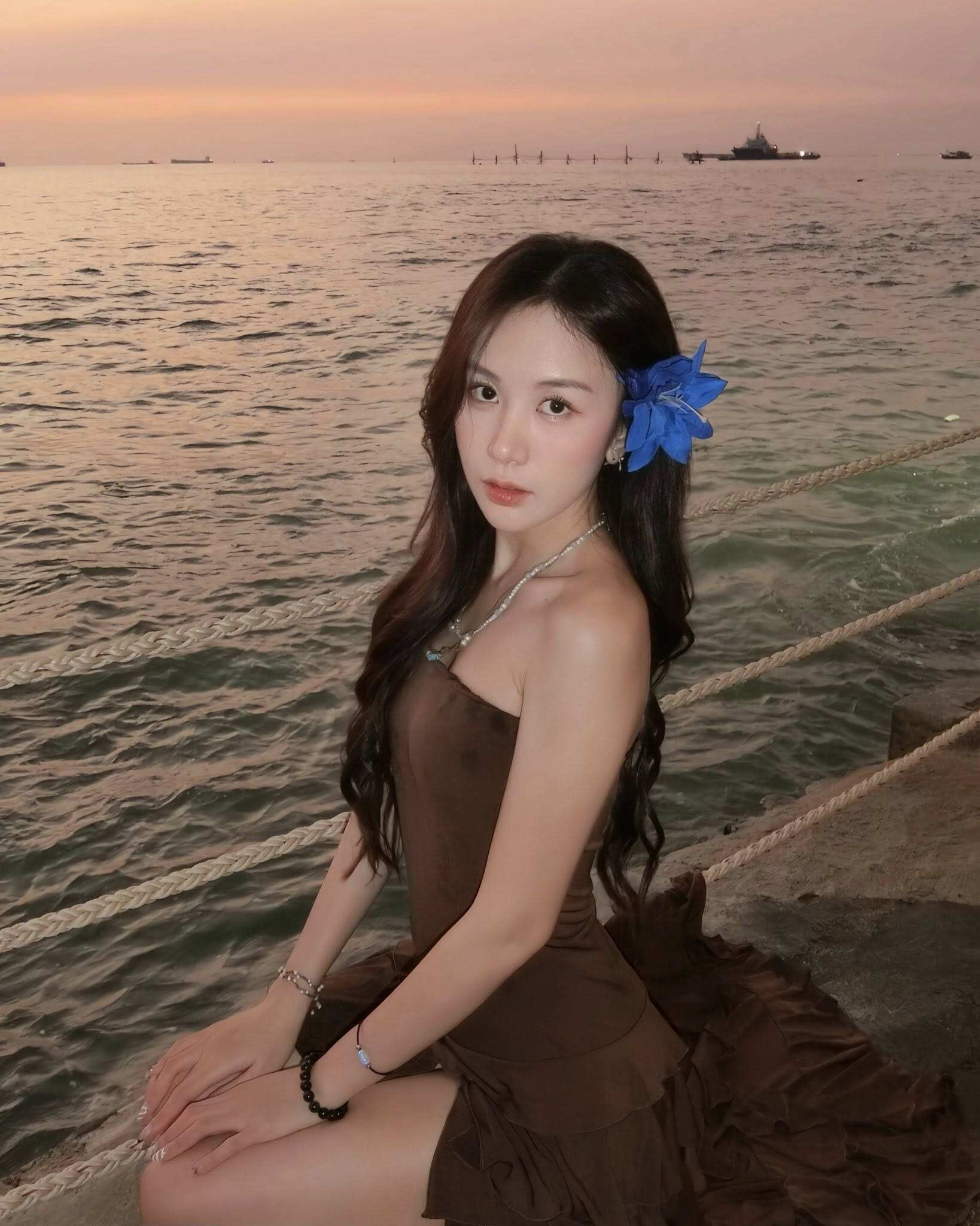 Con gái xinh đẹp của NSND Trần Nhượng: Từng thi Hoa hậu 3 lần, U35 mê cắt xẻ khoe đường cong "bốc lửa" cực phẩm - 10