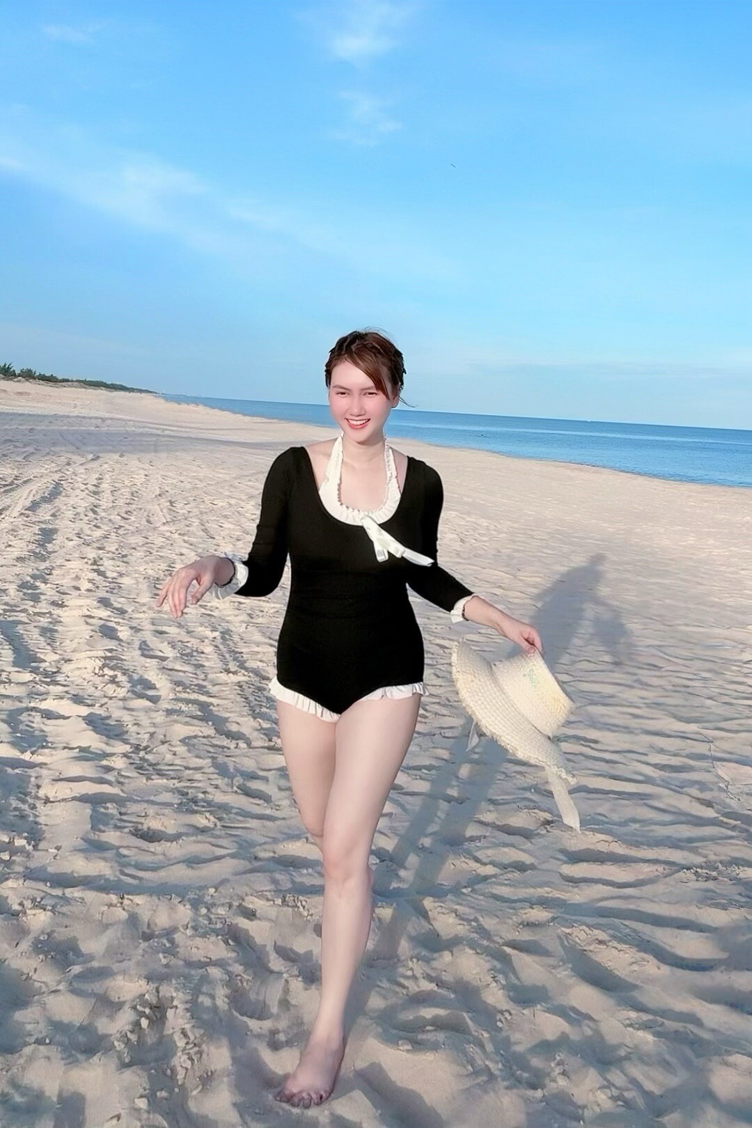 Hương Giang khoe mặt mộc gây sốt sau khi sinh quý tử, U40 mặc xuyên thấu đẹp hút hồn bên chồng doanh nhân - 5