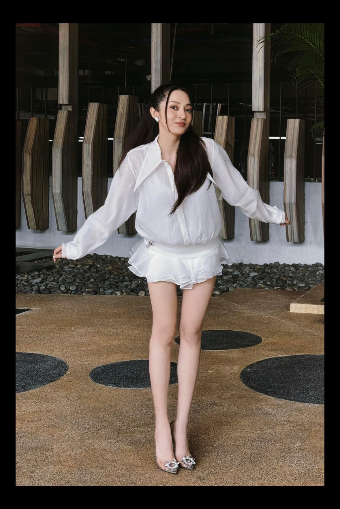 4 mỹ nhân Việt sở hữu "cặp kiếm Nhật" đẹp nõn nà: Hồ Ngọc Hà trắng không tì vết, cái tên cuối mới bất ngờ - 9