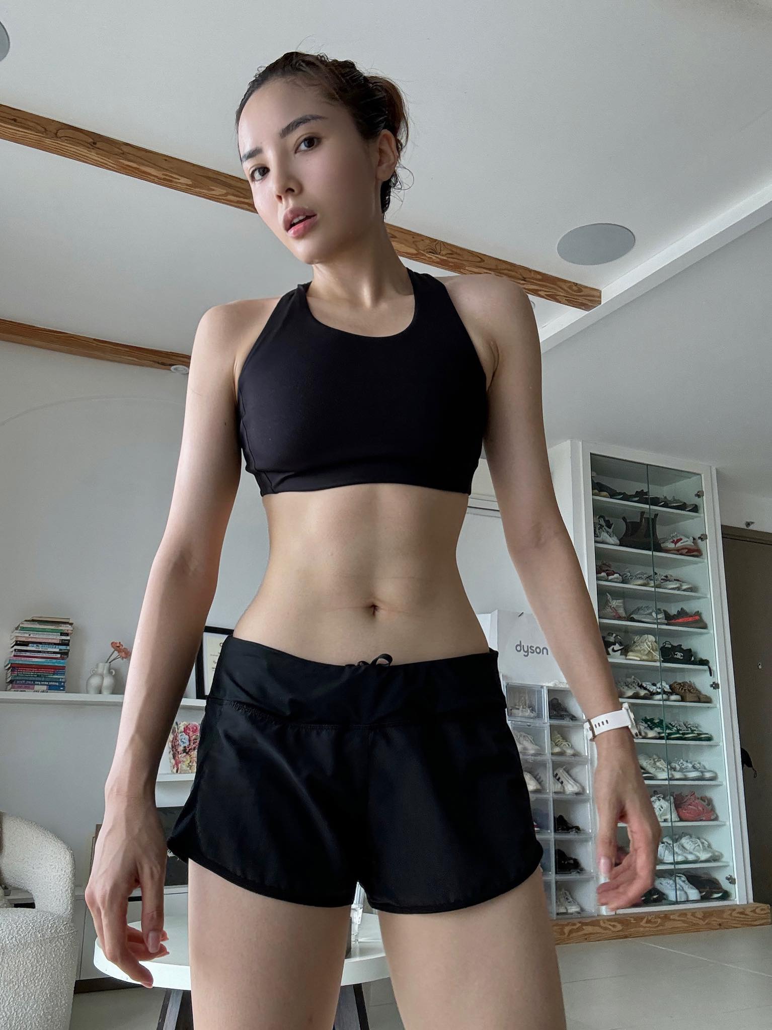 "Flex" đường cong uốn lượn đẹp hút hồn, Hoa hậu Kỳ Duyên thừa nhận sự thật khiến ai nấy ngỡ ngàng - 4