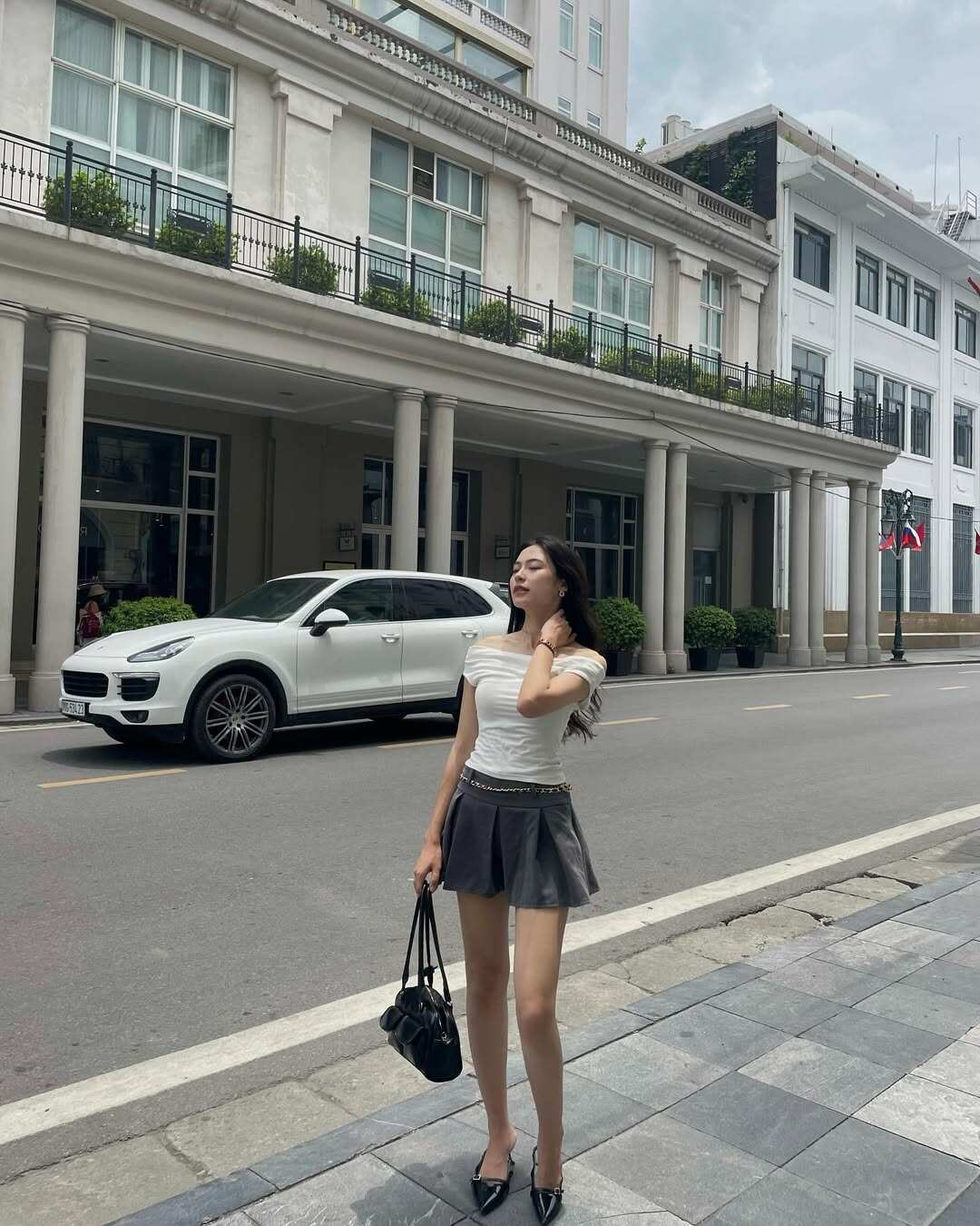 Cô gái cao 1m74 từng bán bánh mì mưu sinh giờ là Á hậu Việt Nam, ảnh mặt mộc "gây sốt" - 9