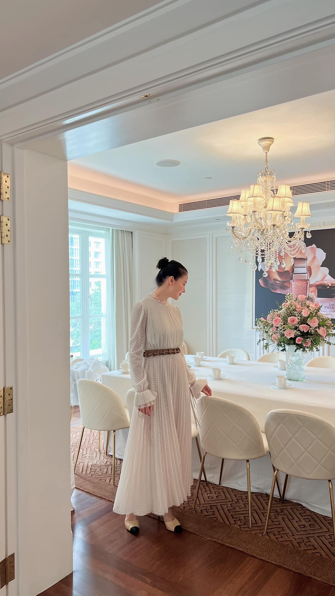Hoa hậu Bến Tre duy nhất được ví như Nam Phương Hoàng Hậu diện váy cưới trắng, cả showbiz chúc mừng - 18