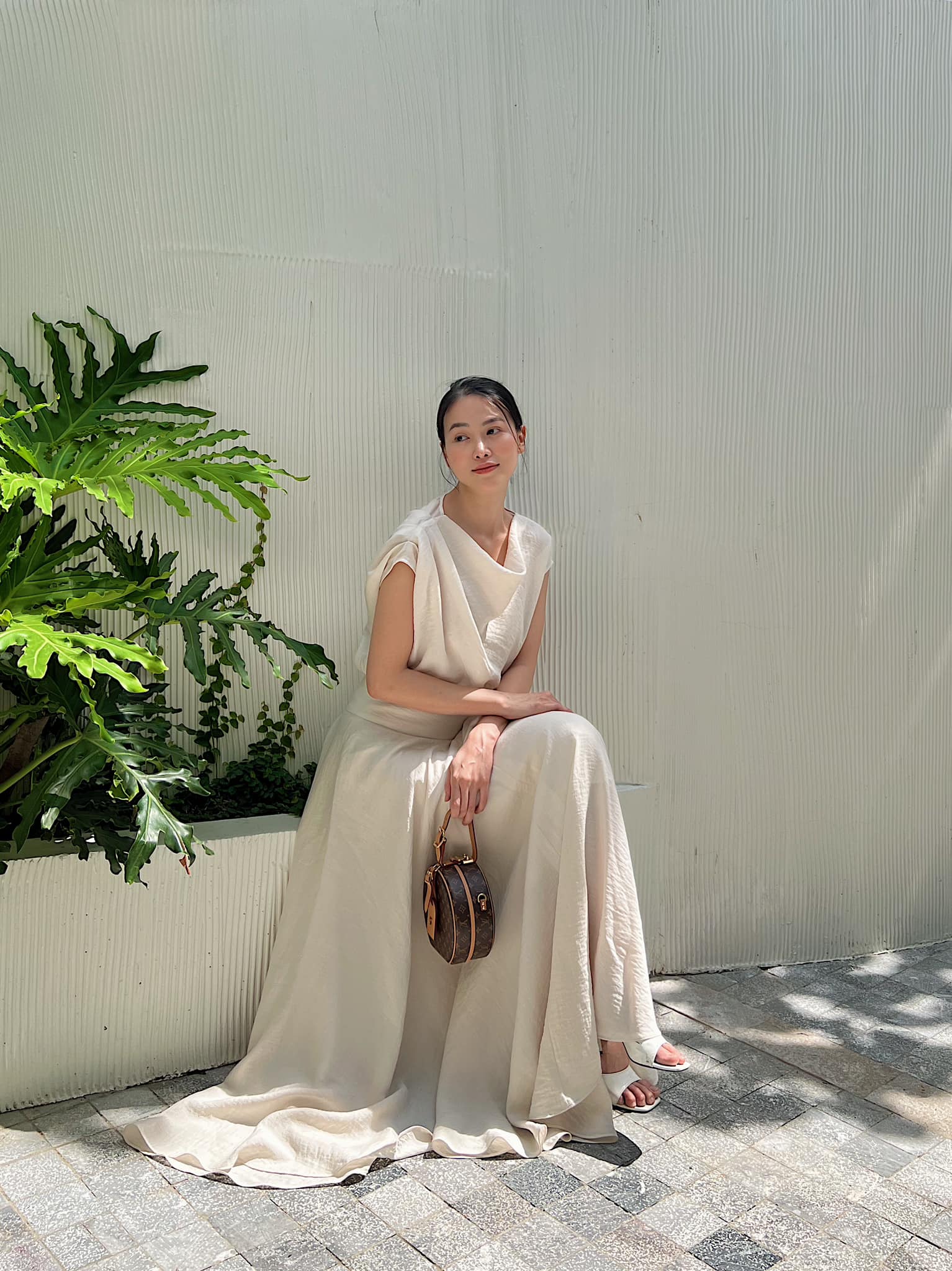 Hoa hậu Bến Tre duy nhất được ví như Nam Phương Hoàng Hậu diện váy cưới trắng, cả showbiz chúc mừng - 8