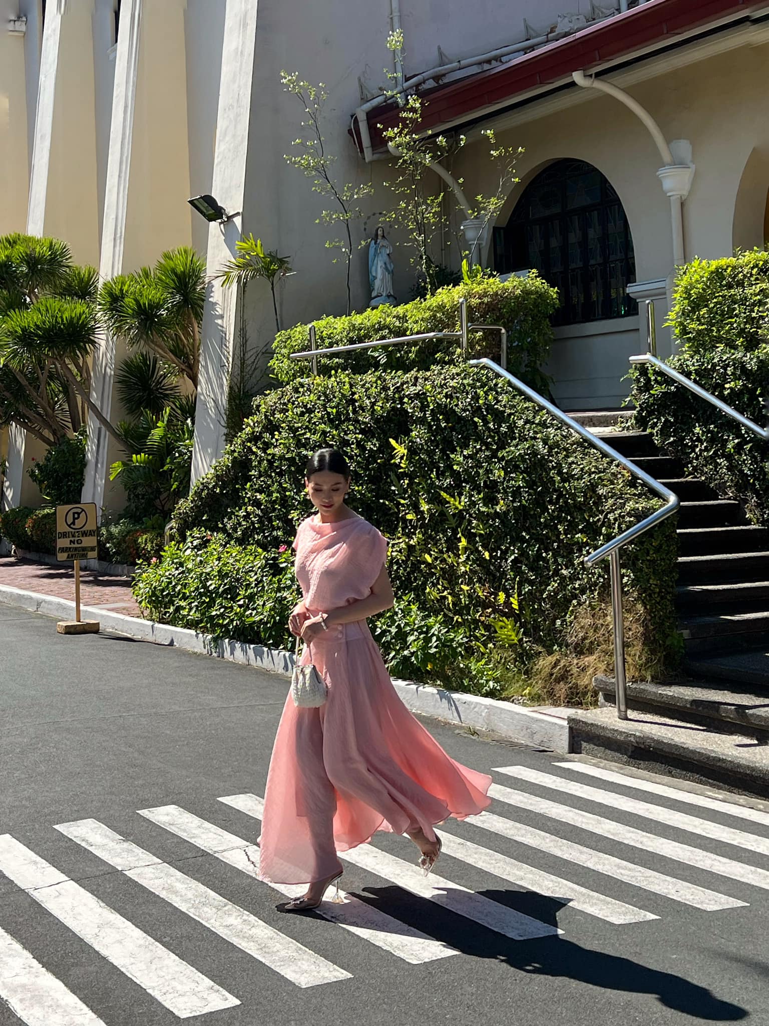 Hoa hậu Bến Tre duy nhất được ví như Nam Phương Hoàng Hậu diện váy cưới trắng, cả showbiz chúc mừng - 12