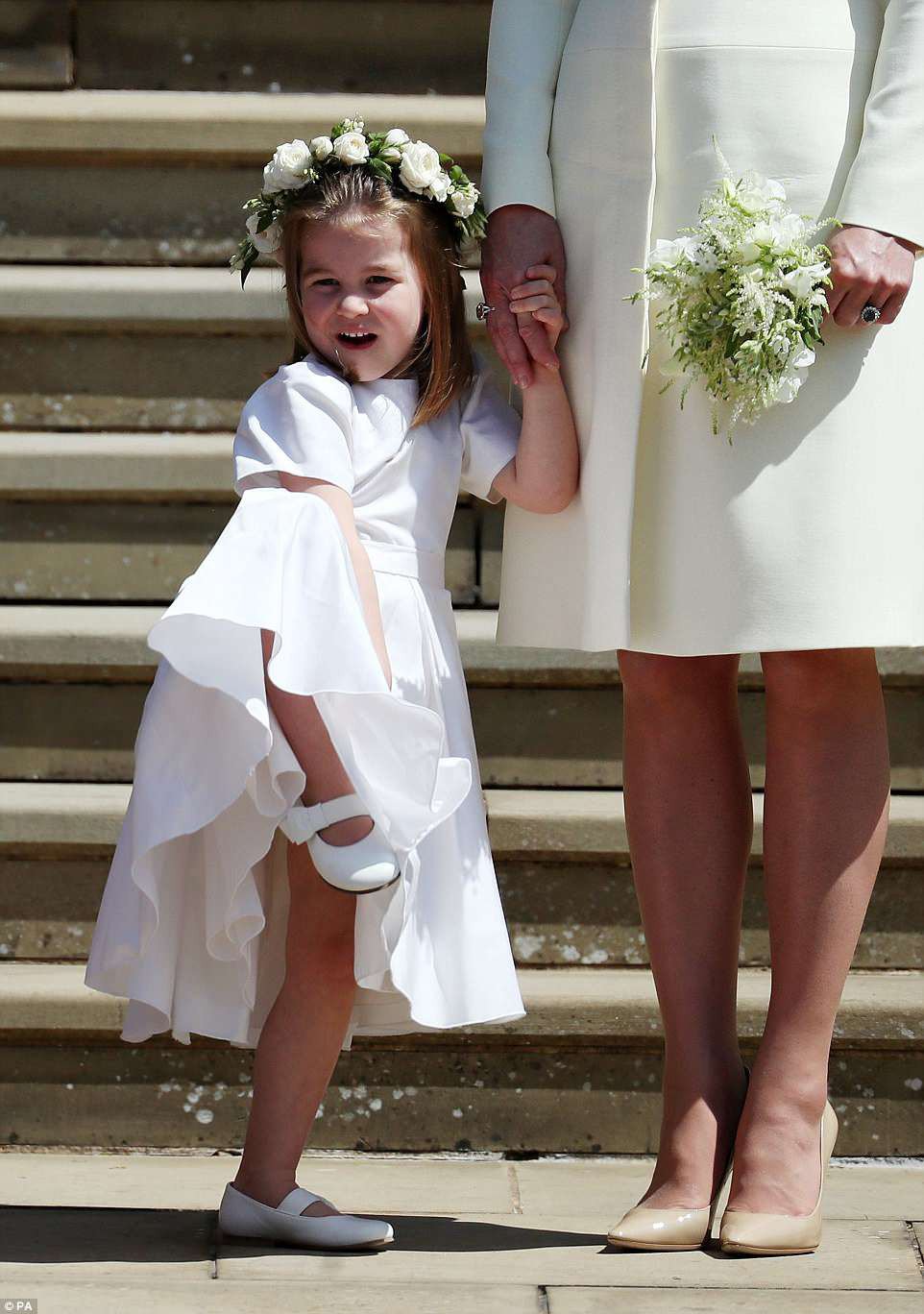 Kate Middleton trưng diện ăn ý với em dâu bị &#34;ghẻ lạnh&#34;, xóa tin đồn &#34;cơm không lành, canh không ngọt&#34;? - 11