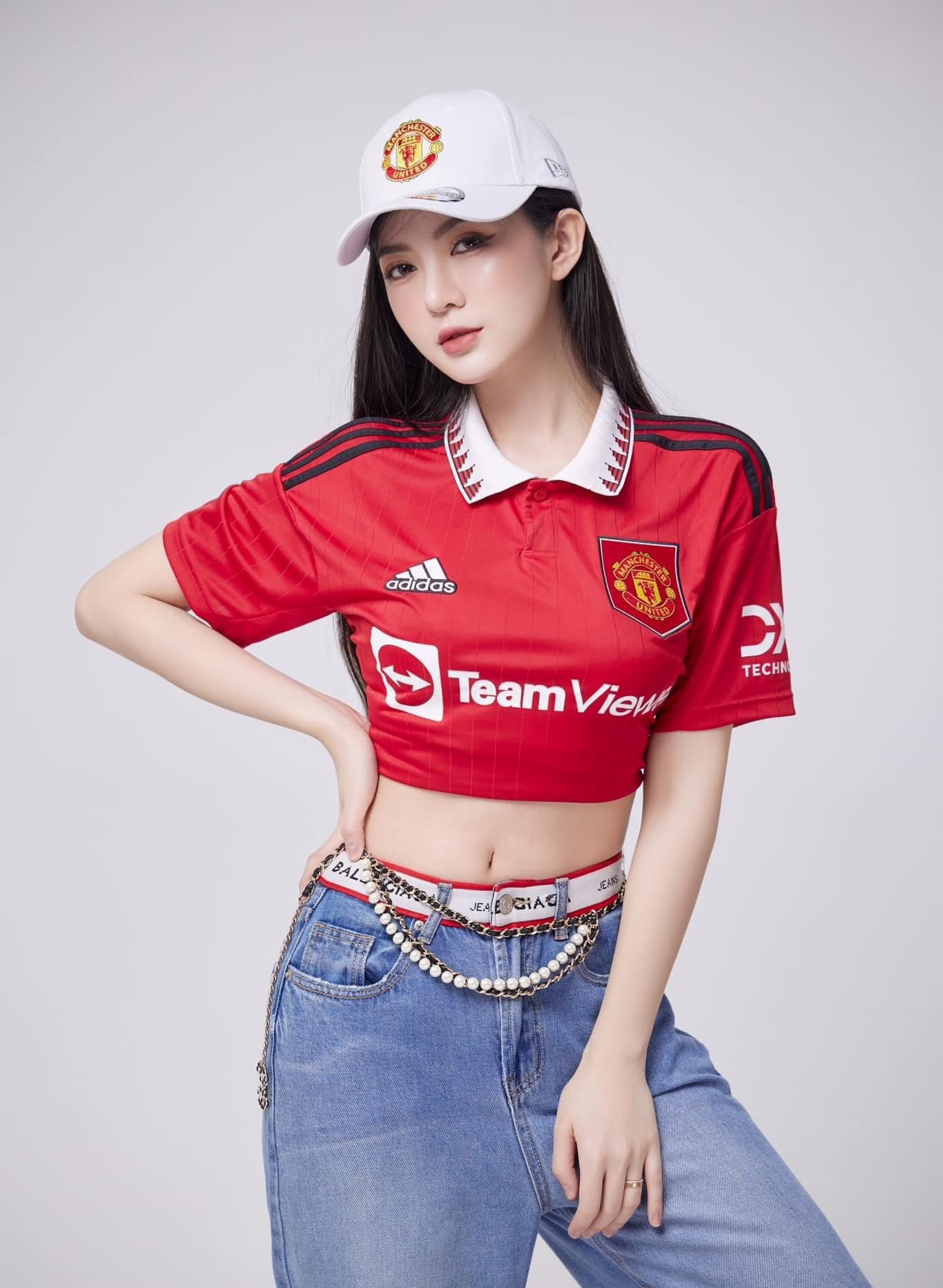 &#34;Hotgirl MU&#34; nổi tiếng 6 phút có con xinh như tiên, mẹ mê làm điệu dí dỏm: &#34;Trộm vía giống tốt&#34; - 2