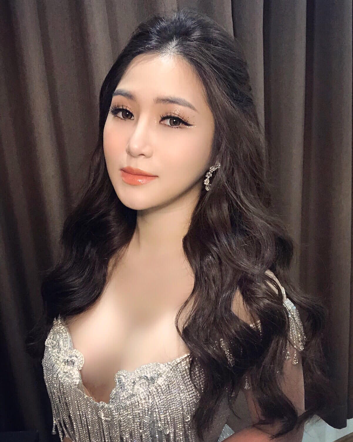 Nhan sắc của nữ ca sĩ bị đồn sang Mỹ sinh con: Thời thiếu nữ mũm mĩm, hiện tại thay đổi 180 độ - 12