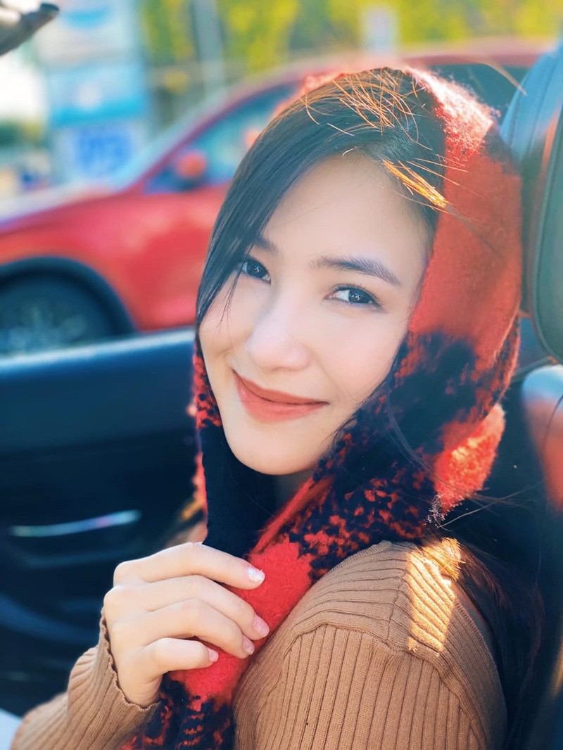 Nhan sắc của nữ ca sĩ bị đồn sang Mỹ sinh con: Thời thiếu nữ mũm mĩm, hiện tại thay đổi 180 độ - 16