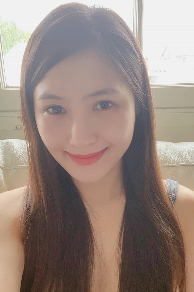 Nhan sắc của nữ ca sĩ bị đồn sang Mỹ sinh con: Thời thiếu nữ mũm mĩm, hiện tại thay đổi 180 độ - 15