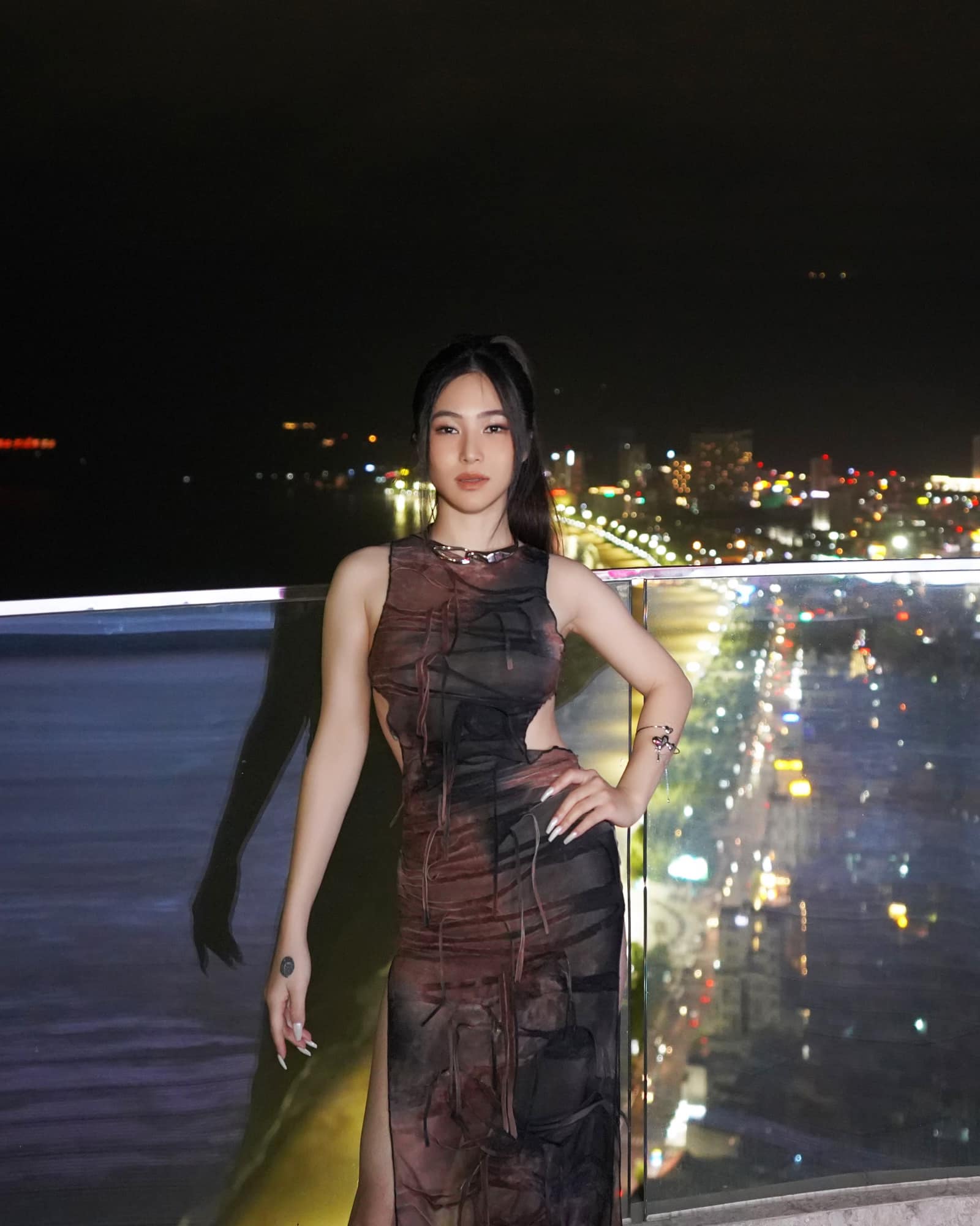 Nhan sắc của nữ ca sĩ bị đồn sang Mỹ sinh con: Thời thiếu nữ mũm mĩm, hiện tại thay đổi 180 độ - 20