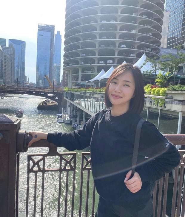 Nhan sắc của nữ ca sĩ bị đồn sang Mỹ sinh con: Thời thiếu nữ mũm mĩm, hiện tại thay đổi 180 độ - 17