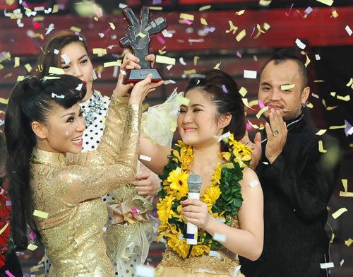 Nhan sắc của nữ ca sĩ bị đồn sang Mỹ sinh con: Thời thiếu nữ mũm mĩm, hiện tại thay đổi 180 độ - 1