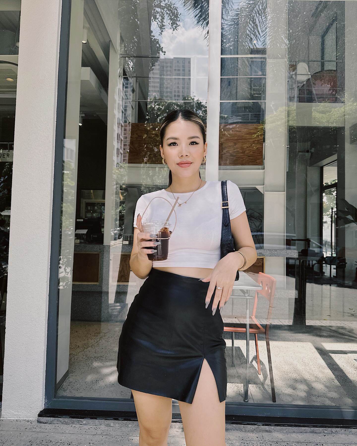 Nhan sắc &#34;một 9 một 10&#34; của cặp bạn thân Tikoker đình đám, có người là rich kid &#34;từ trong trứng&#34; - 16