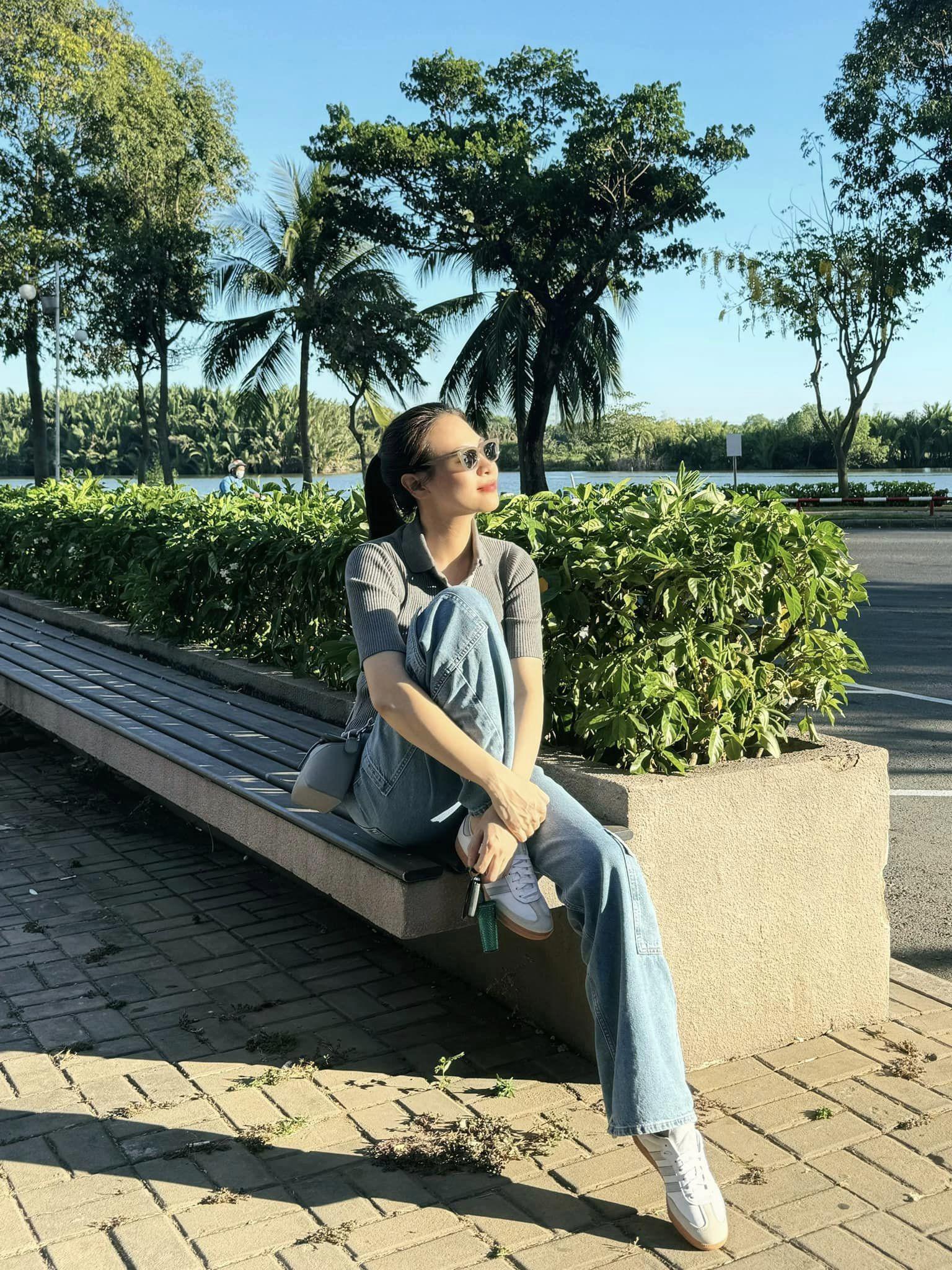 Vợ đại gia phố núi diện style "phu nhân tổng tài", U40 như gái còn son nhờ 3 món cơ bản - 8