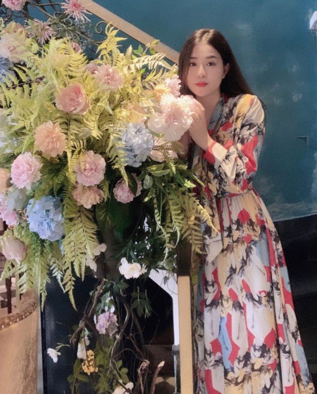 Sau Doãn Hải My, thêm một &#34;đại tiểu thư&#34; gia nhập làng WAGs Việt, nhan sắc xinh đẹp rạng rỡ đầy tri thức - 12