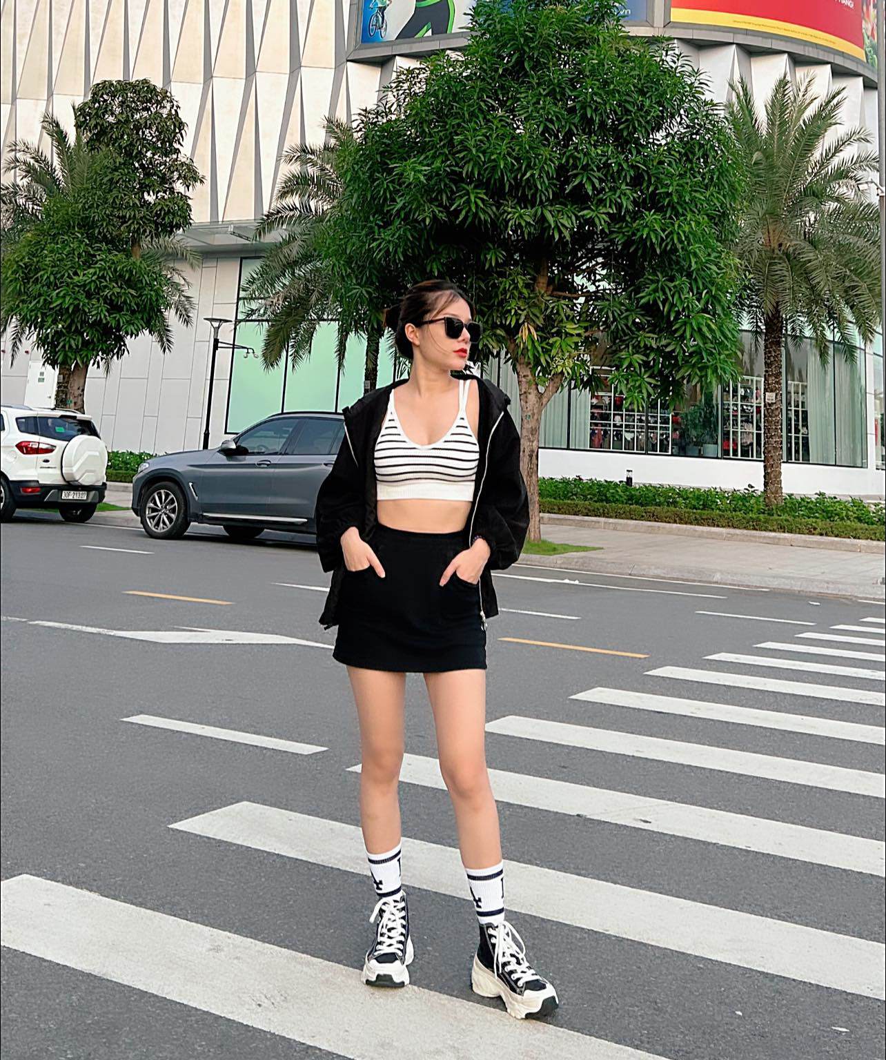 &#34;Cô Xuyến&#34; 4 đời chồng khoe sắc cùng 3 con gái xinh như mộng, con gái đầu vừa đẹp vừa giàu, nổi nhất nhà - 16