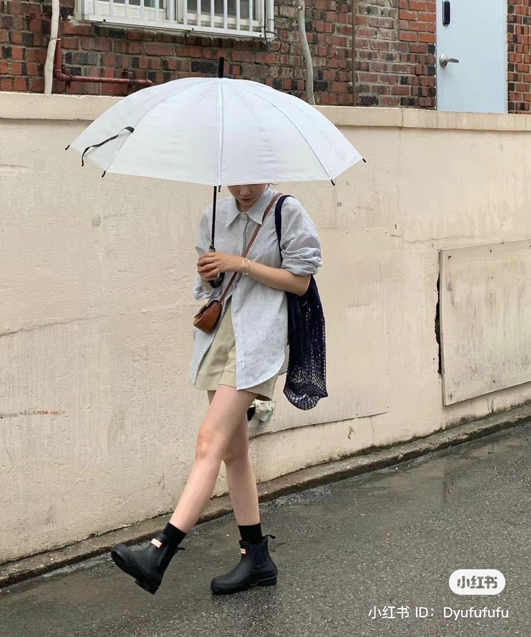 Sài Gòn vào mùa mưa, chị em đi làm nhất định phải sắm những kiểu giày dép kinh điển này - 6