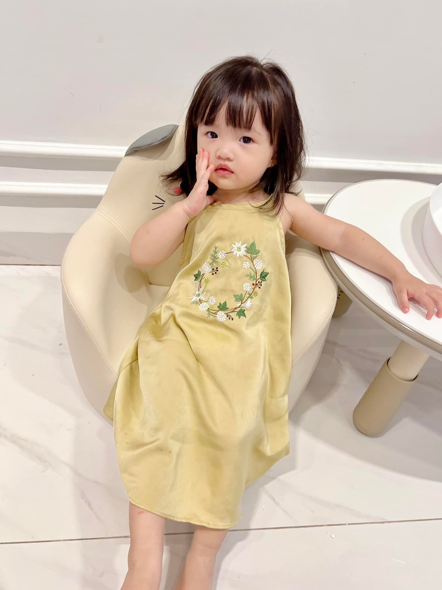 Ái nữ nhà Đông Nhi và Ông Cao Thắng mới 4 tuổi đã có tủ váy áo chẳng kém cạnh mẹ - 16