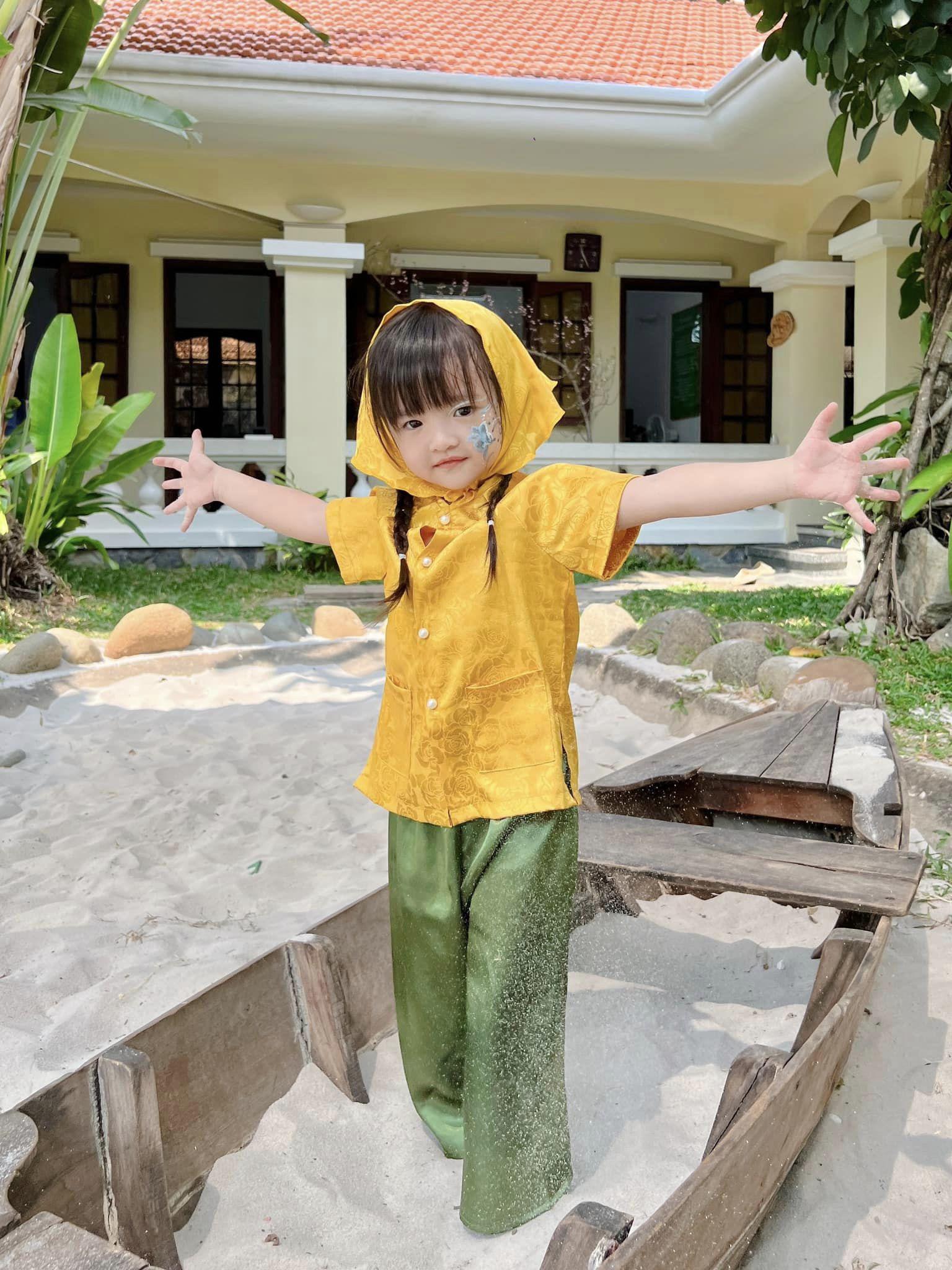 Ái nữ nhà Đông Nhi và Ông Cao Thắng mới 4 tuổi đã có tủ váy áo chẳng kém cạnh mẹ - 20