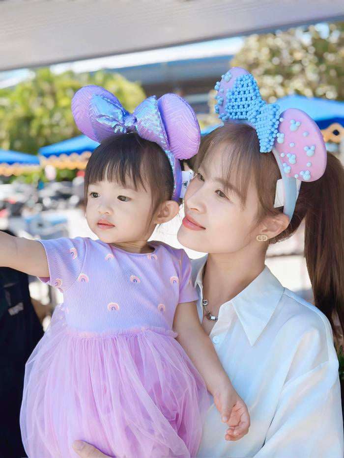 Ái nữ nhà Đông Nhi và Ông Cao Thắng mới 4 tuổi đã có tủ váy áo chẳng kém cạnh mẹ - 7