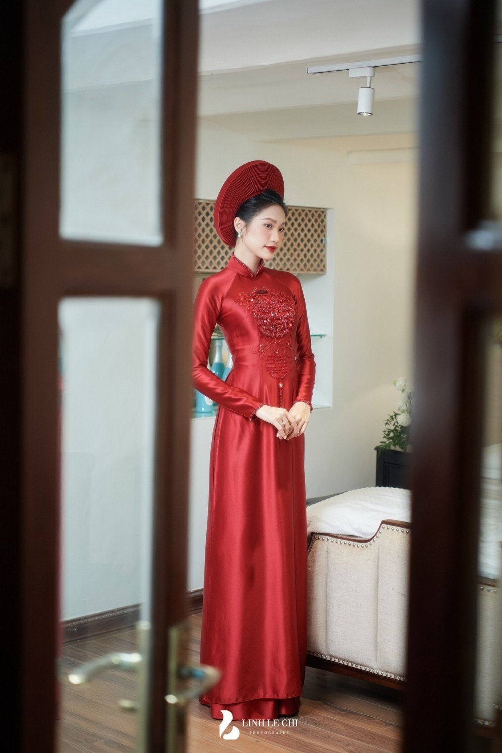 Combo áo dài đỏ từ đầu đến chân của các cô dâu Việt, Midu và Doãn Hải My hút mọi ánh nhìn - 6