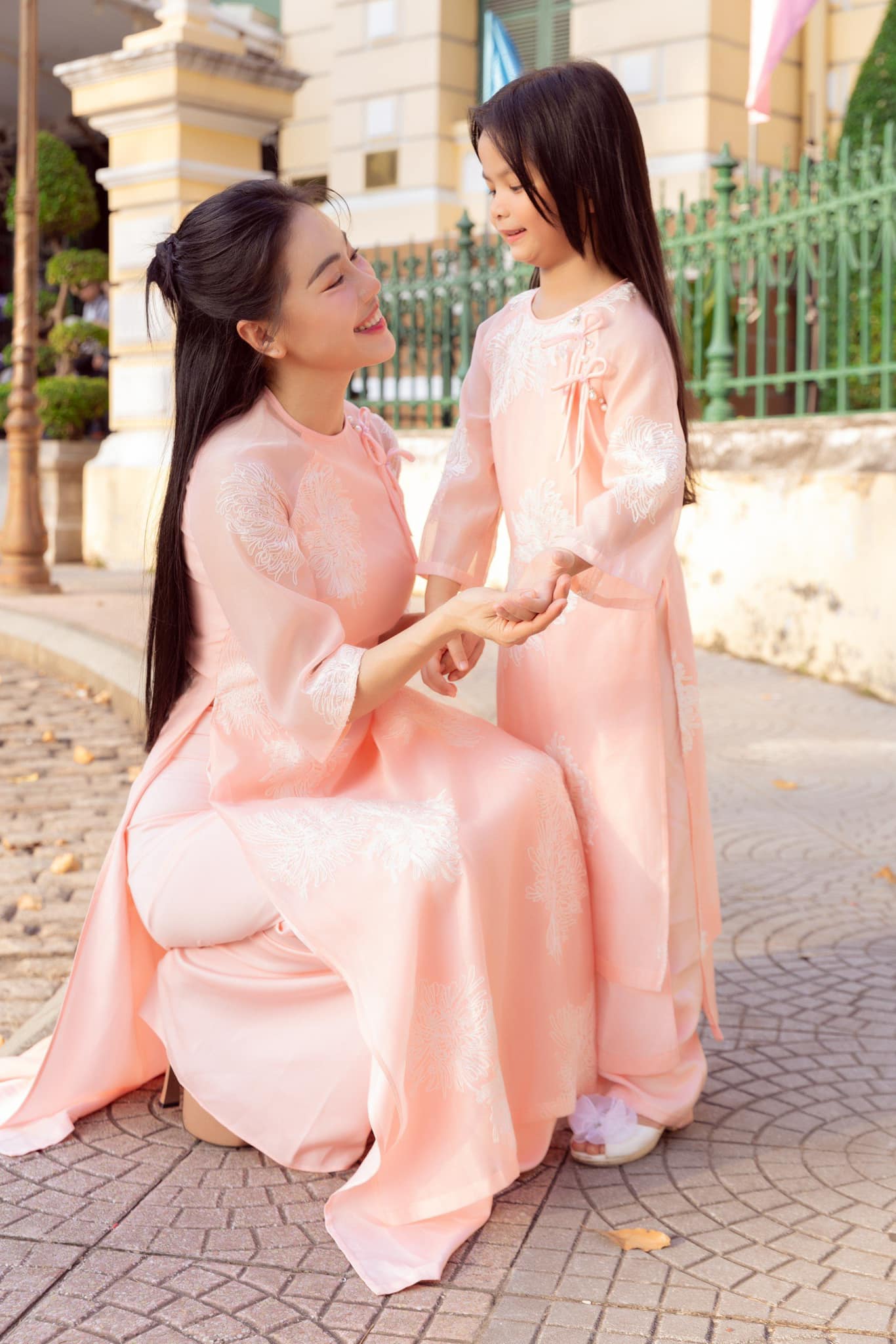 Không phải Ý Nhi, đây là Hoa hậu thế giới tương lai được Miss World ưu ái, có bố mẹ thế lực &#34;khủng&#34; - 16
